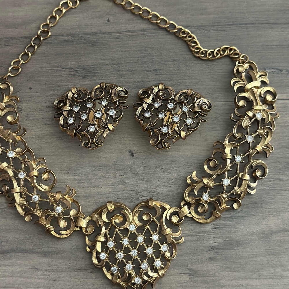 Vtg JOSE BARRERA For AVON Gold ANTOINETTE NECKLACE And EARRINGS SET